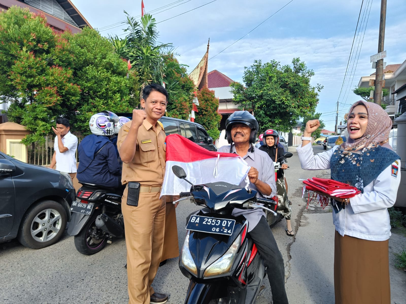 Gerakan Pembagian 10juta Bendera Merah Putih Dinas Sosial Kota Padang